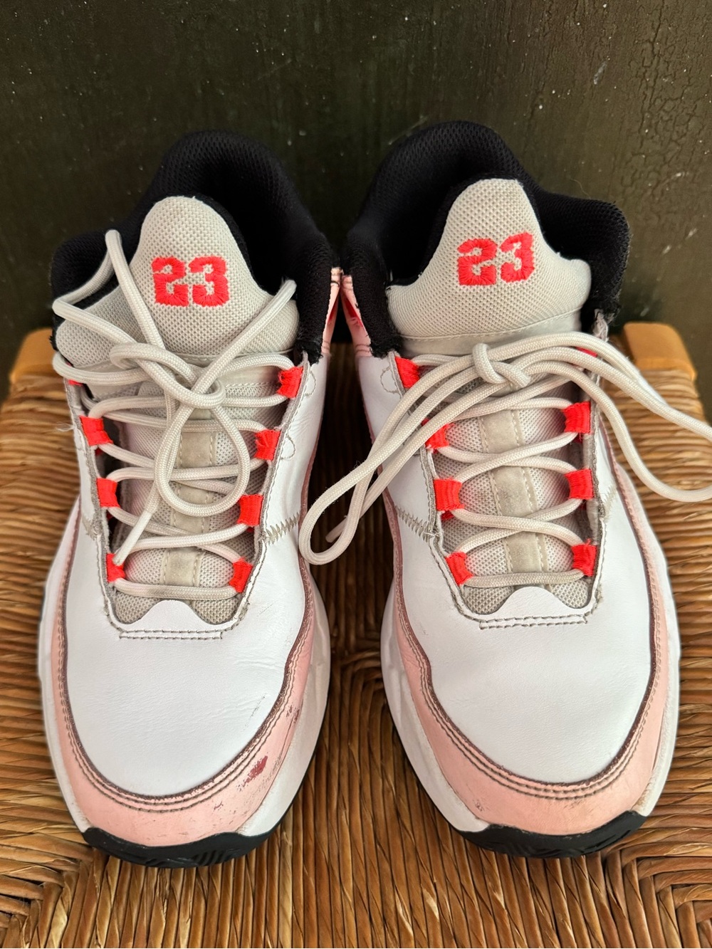 Girls Nike Air Jordan Max Aura 3 GS Atmosphere Pink Size 4.5 Youth - Womens 6